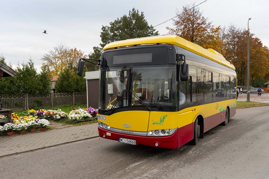 Dodatkowe autobusy na Wszystkich Świętych w Ciechanowie